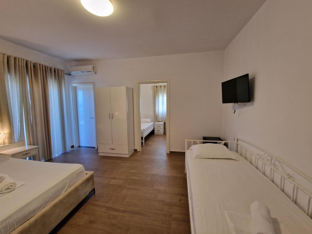 Hotel Queen Margaret Seaside Ksamil Exteriör bild