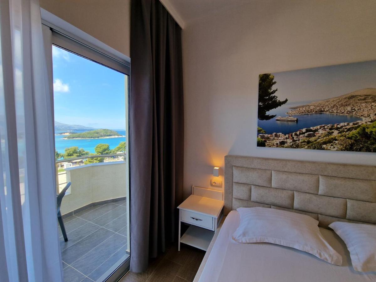 Hotel Queen Margaret Seaside Ksamil Exteriör bild