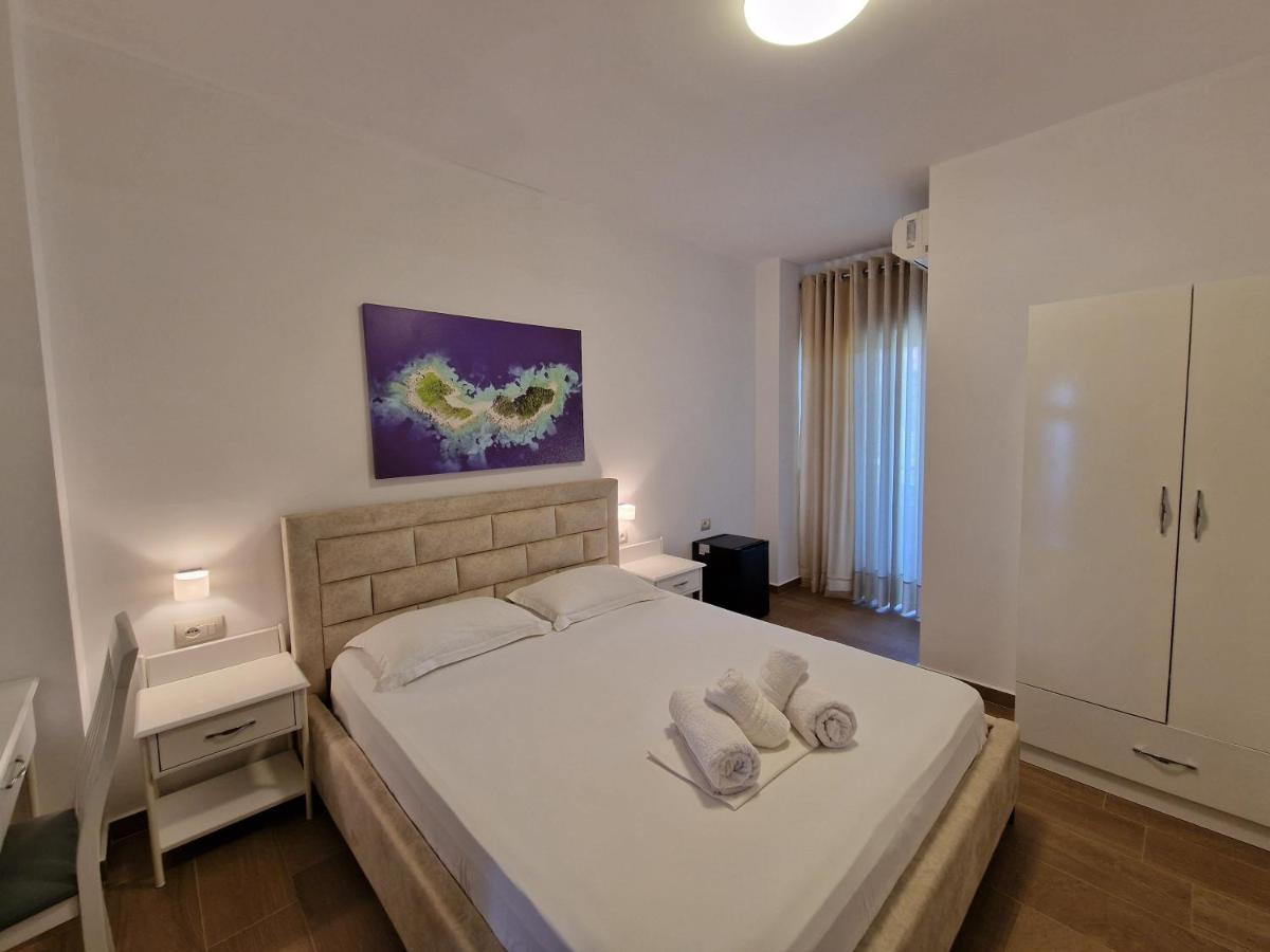 Hotel Queen Margaret Seaside Ksamil Exteriör bild
