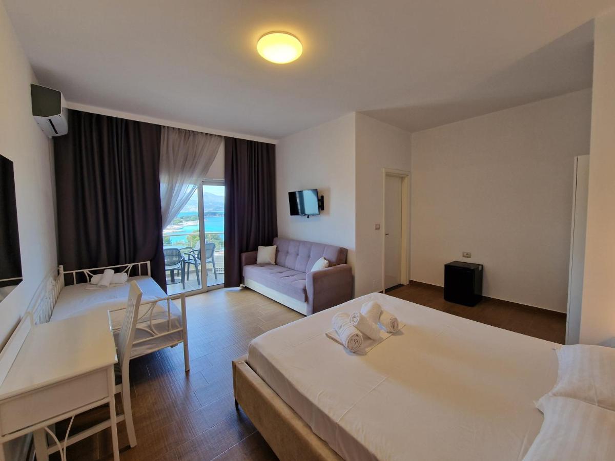 Hotel Queen Margaret Seaside Ksamil Exteriör bild